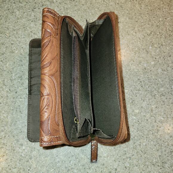 Born Concept b.o.c. Saddle Millstone Deluxe Fold Over Wallet Carved Faux Leather - Picture 5 of 5